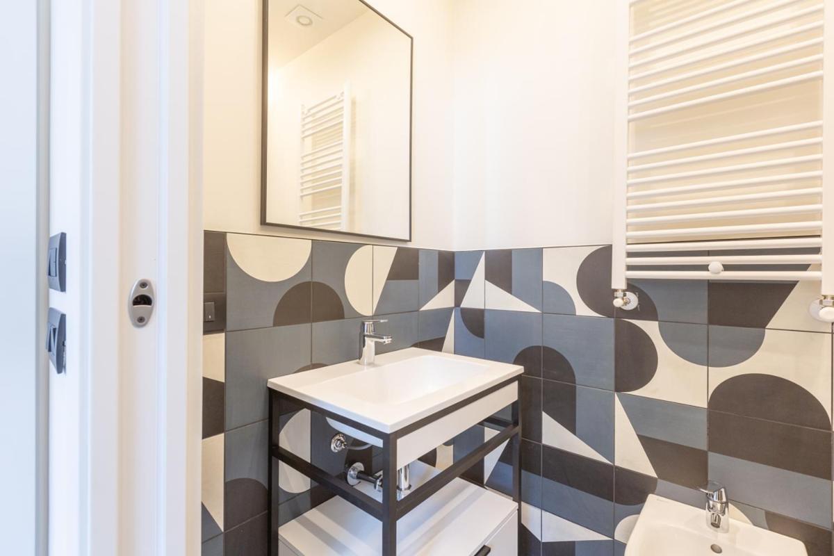 3Fo6 -Navigli-Duomo - Luxury Modern Apartment Milan Bagian luar foto