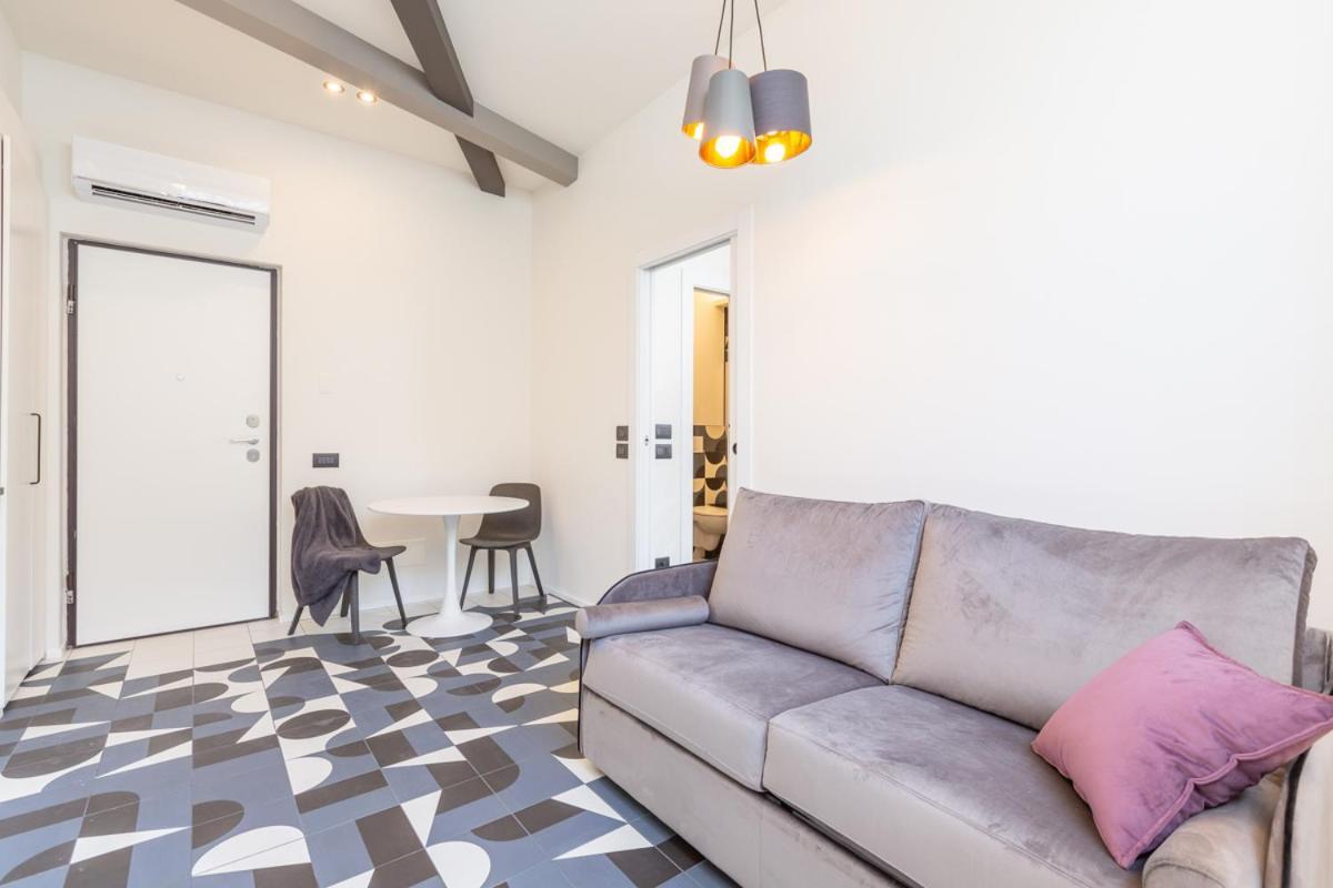 3Fo6 -Navigli-Duomo - Luxury Modern Apartment Milan Bagian luar foto